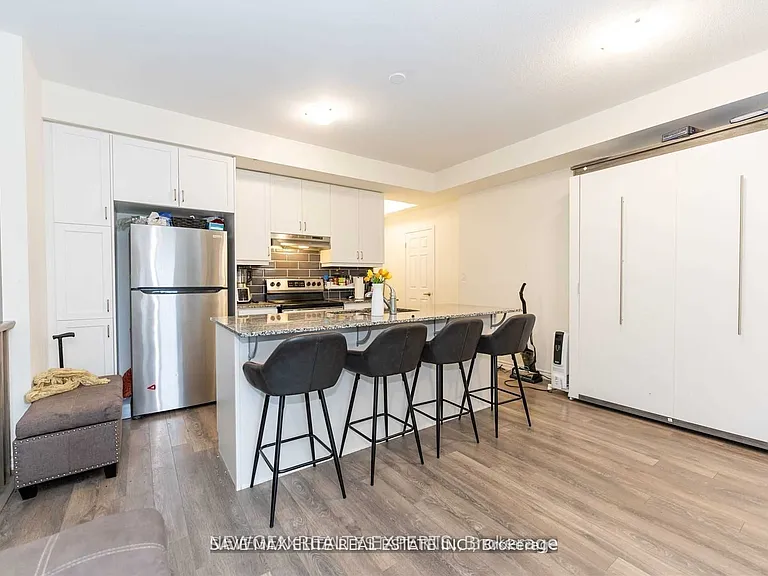 250 Lagerfeld Dr #8 — Photo 5