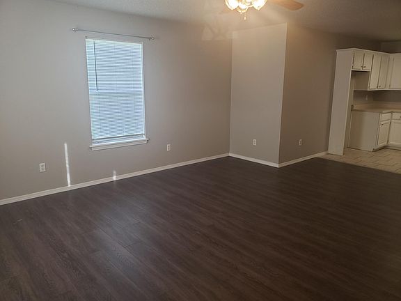 5th image of 209A White Oak Dr