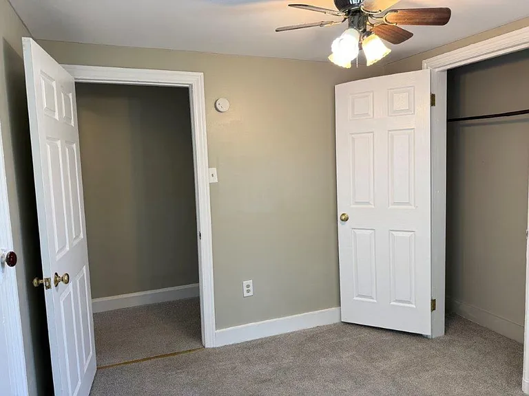 457 N Pitt St — Photo 24