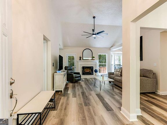 2nd image of 2219 Harper Dr