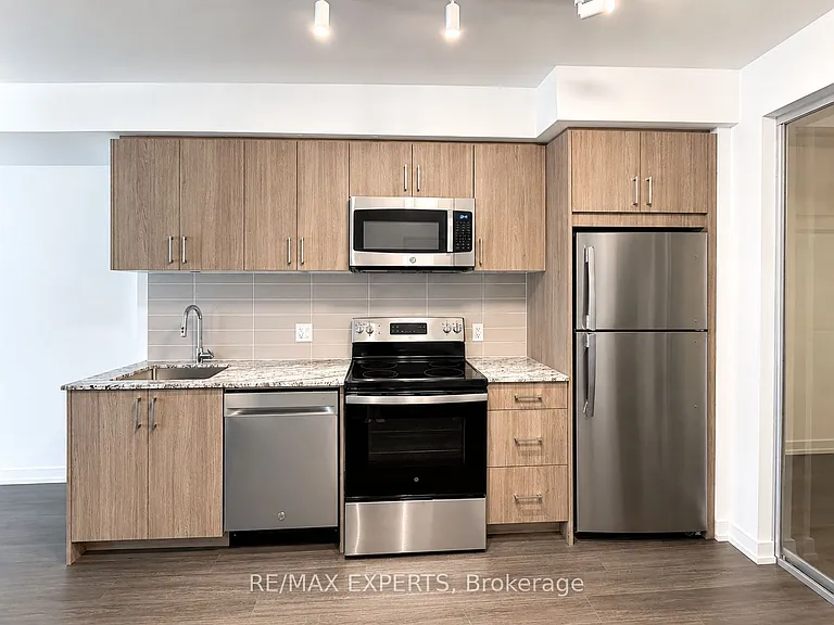 4010 Eglinton Ave W #319 — Photo 13