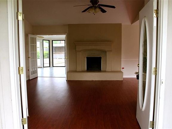 5th image of 2101 Glencrest Ln