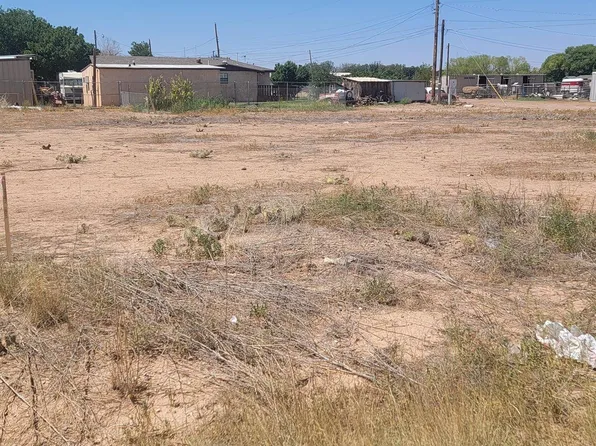 304 Avenue D, Roswell, NM 88203