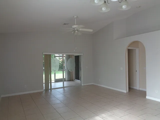 1206 SE 23rd Ter — Photo 7
