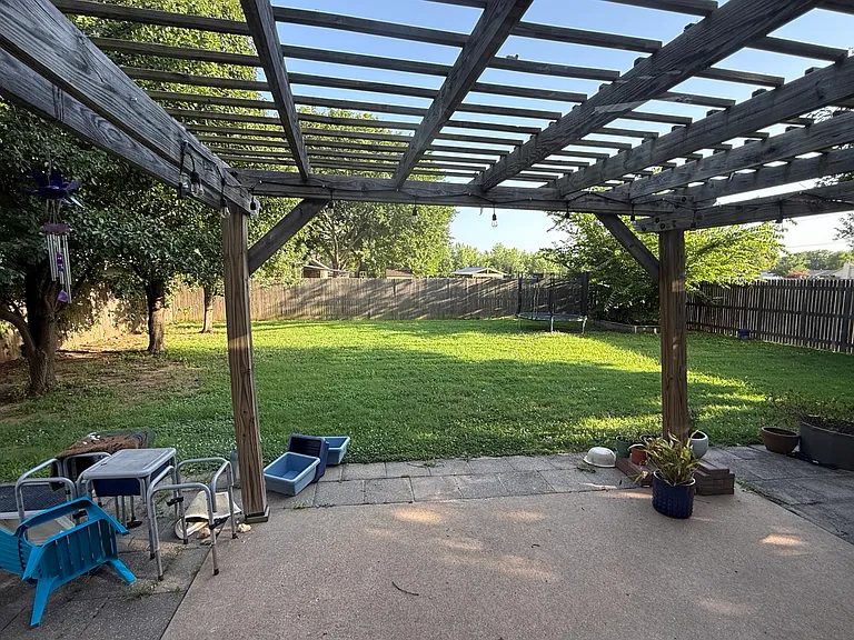 1405 W San Antonio St — Photo 12