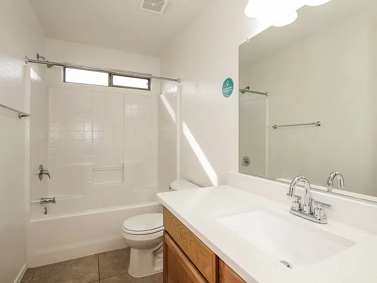 8740 W Loma Ln — Photo 14
