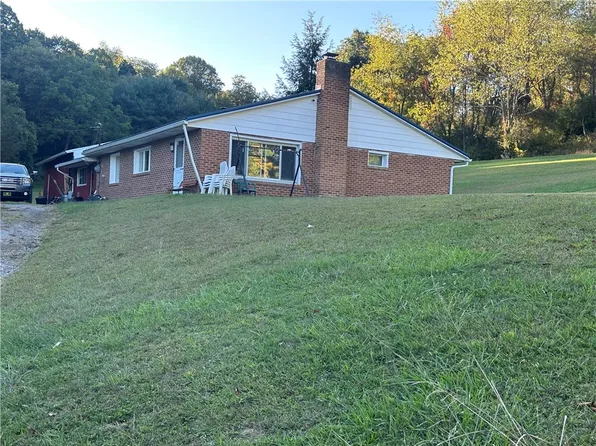 415 Short St, Freeport, PA 16229