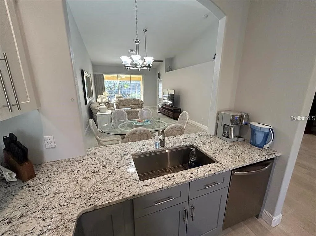 2 bed, 2.0 bath, 1451 sqft, $3,250 — Photo 4