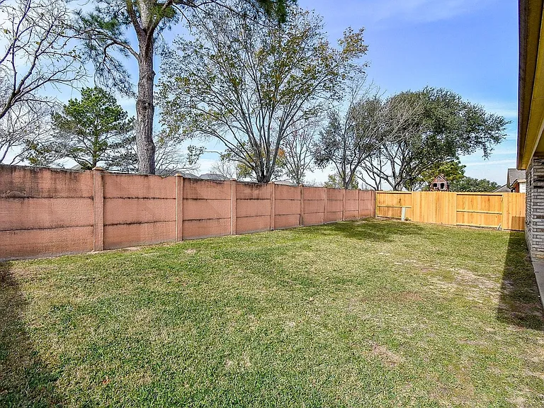 4215 Mill Oaks Dr — Photo 30