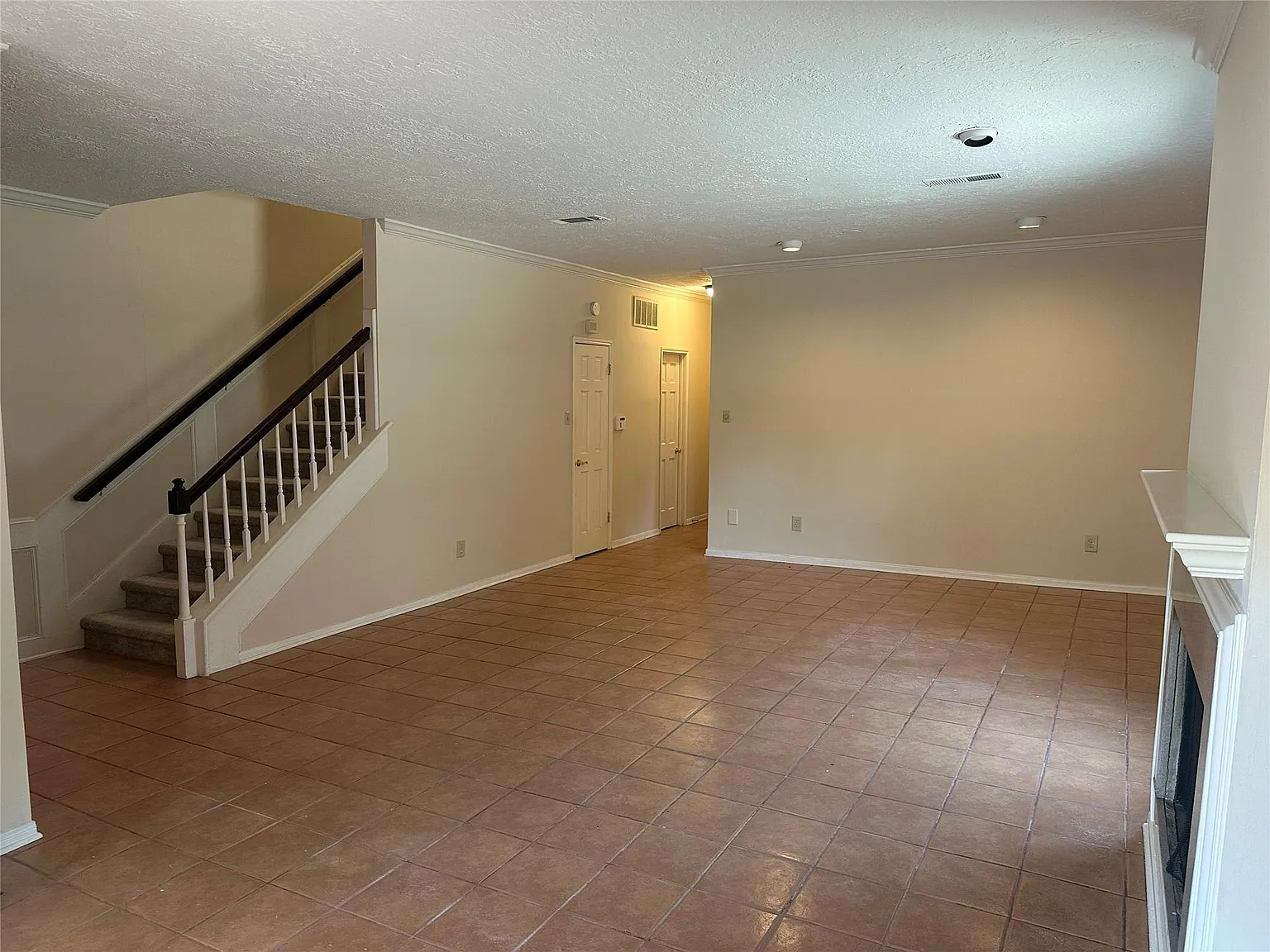 2 bed, 2.5 bath, 2134 sqft, $2,950 — Photo 4