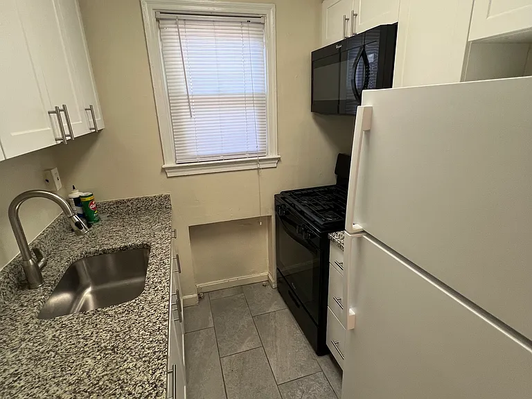 1118 N Kenilworth St #6 — Photo 3