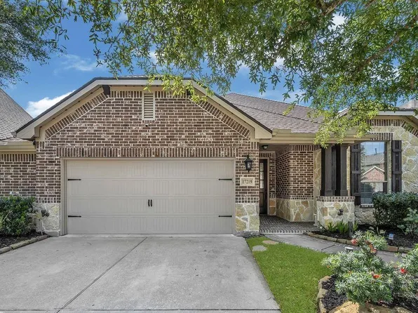 17219 Red Oak Bend Dr, Cypress, TX 77433
