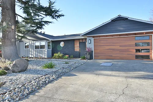 990 S Clover Ave Photo 1