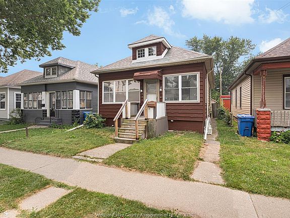 3rd image of 497 McKay Ave