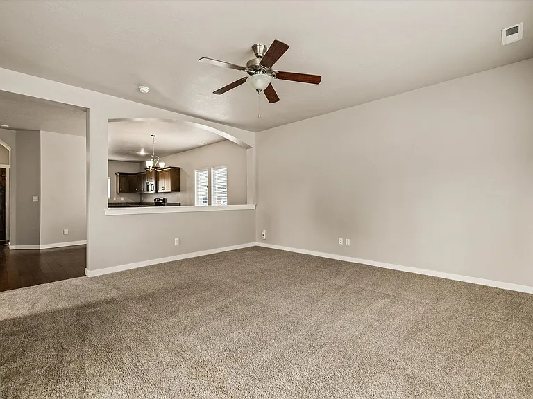 352 E Idaho St — Photo 17