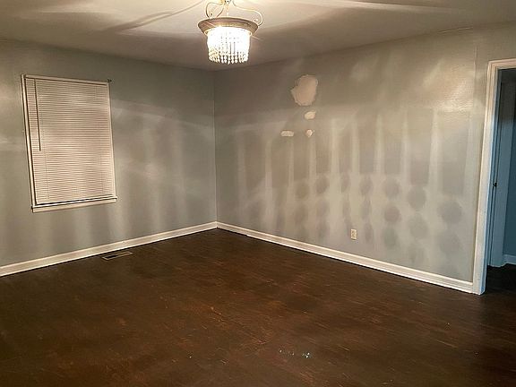 5th image of 806 Cherry St NW