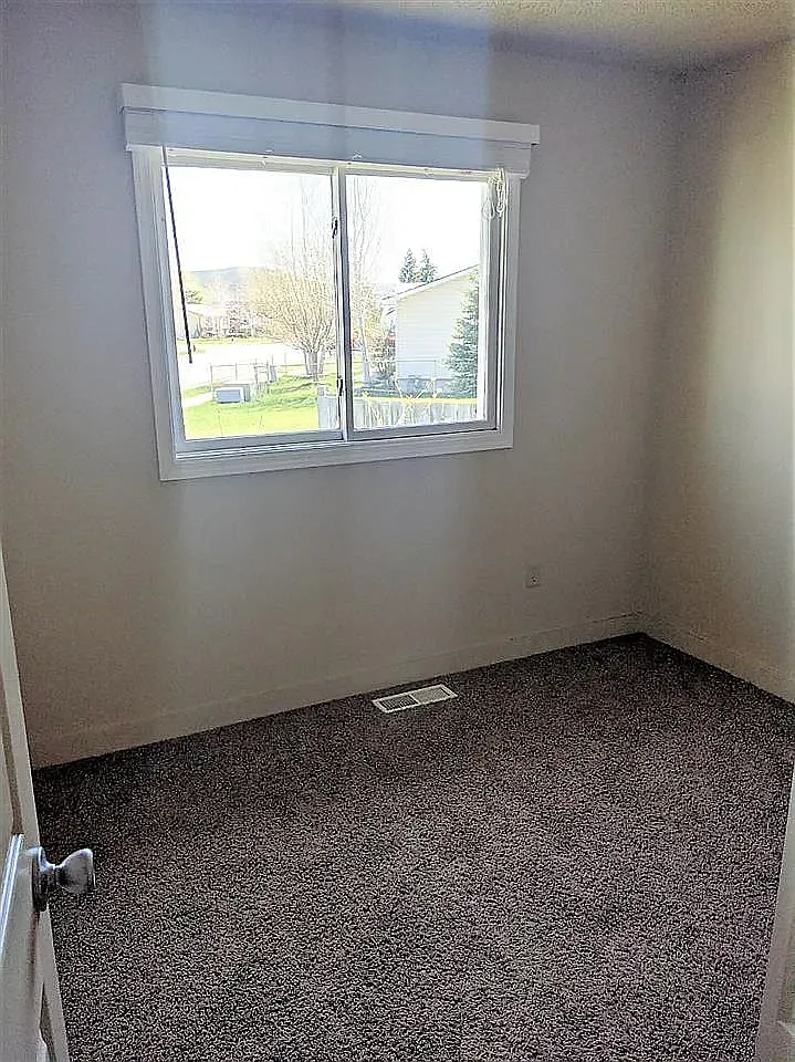 3 bed, 1030 sqft, $1,500 — Photo 3