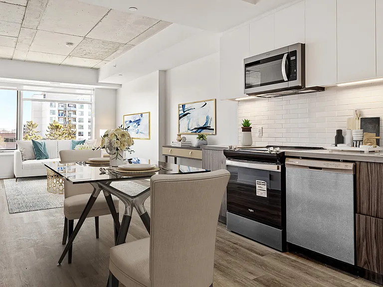 18 Hamilton Ave N — Photo 44