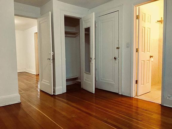 4th image of 2141 28th St #3A