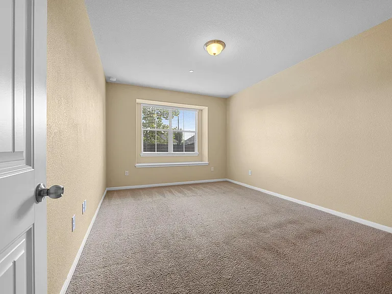 2880 Donnell Dr #101 — Photo 13