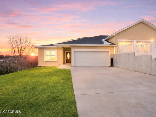 1830 Pinnacle Point, Holts Summit, MO 65043