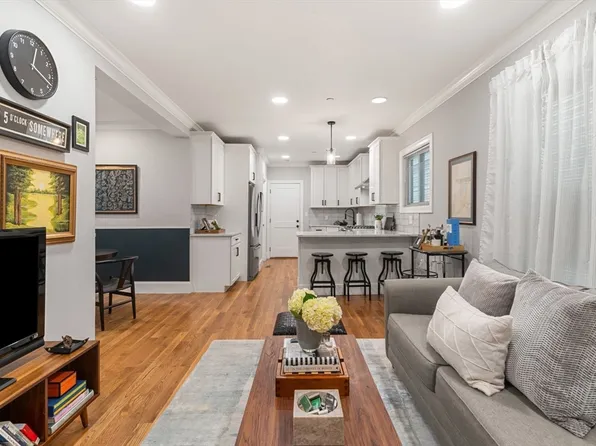 41 W Eagle St APT 1, Boston, MA 02128