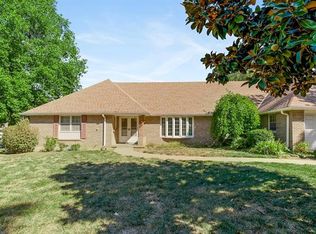 219 NW Woodbine Ave, Lees Summit, MO 64063