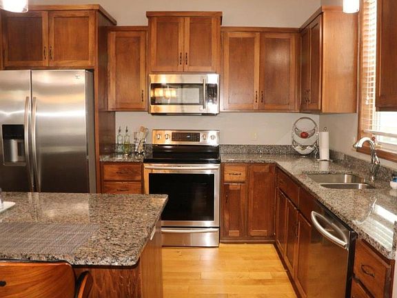 4th image of 7446 Kalland Ave NE