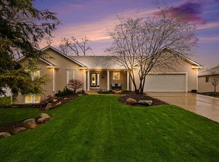 1899 Cedar Tree Dr, Jenison, MI 49428