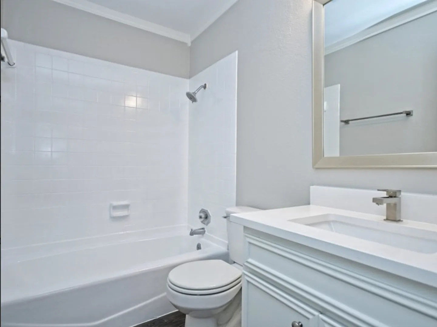 Hill Forest Condominiums — Photo 2