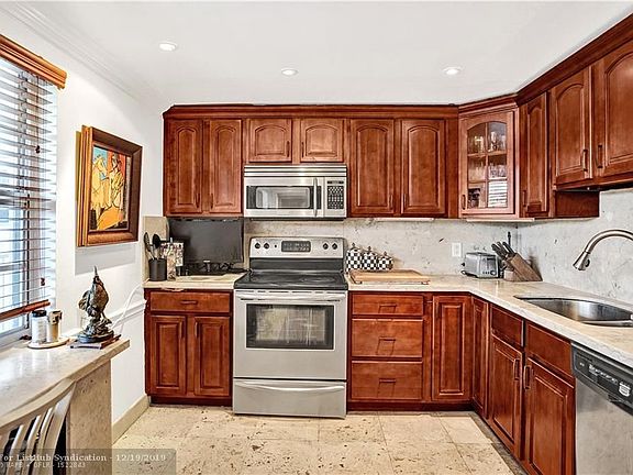2nd image of 3510 Oaks Way APT 209