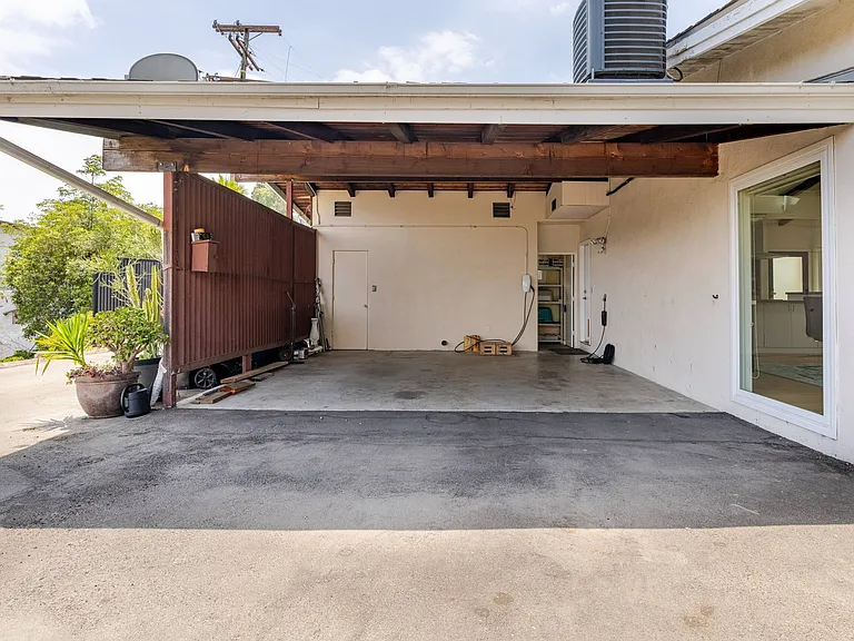Ridgemont Dr — Photo 32