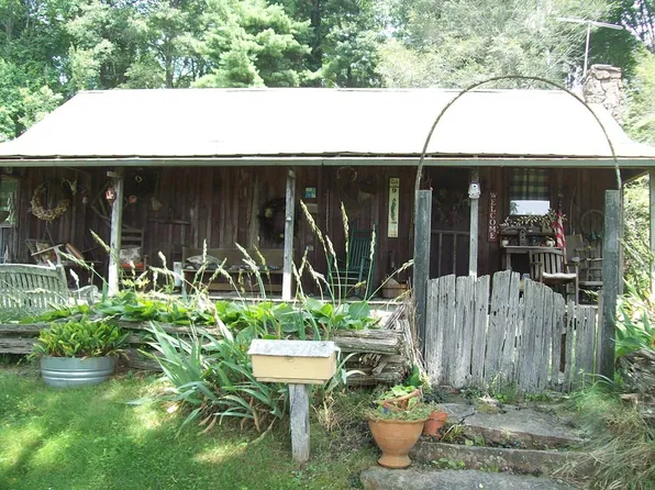 1374 E Short Mountain Rd, Sneedville, TN 37869