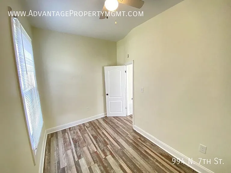994 N 7th St — Photo 11