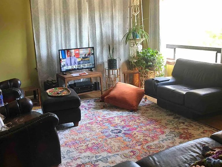 5047 40th Ave SW — Photo 2