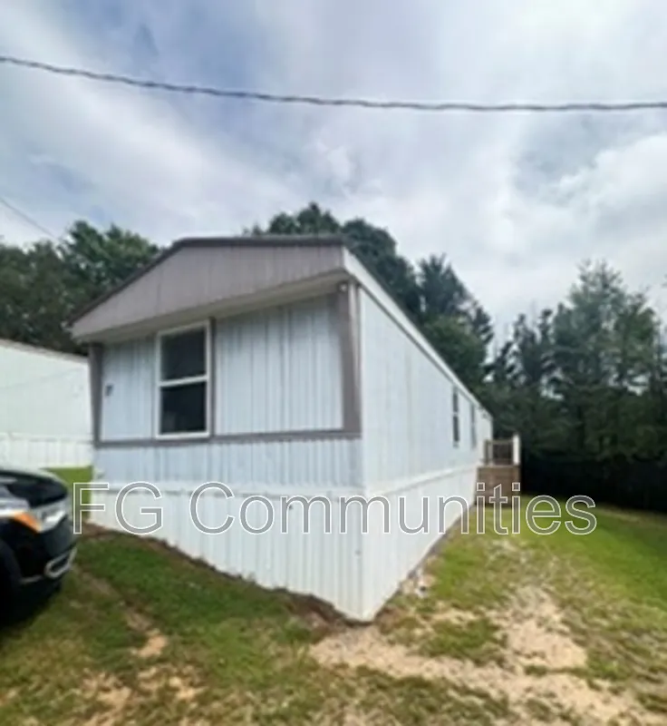 3 bed, 2.0 bath, $1,500 — Photo 1