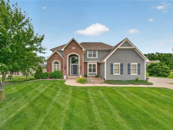 4525 SW Admiral Byrd Dr, Lees Summit, MO 64082