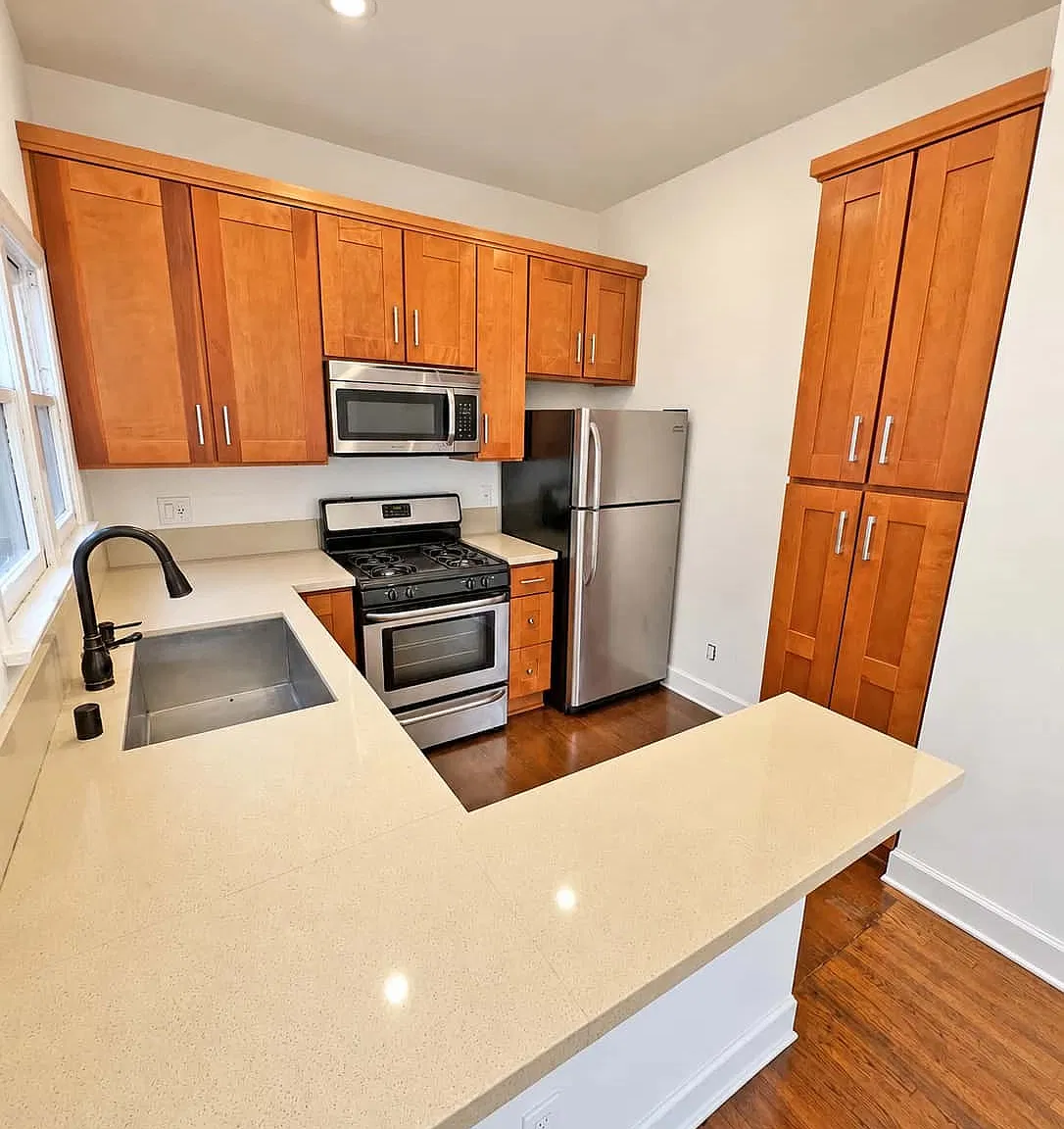 1303 S Cloverdale Ave — Photo 2