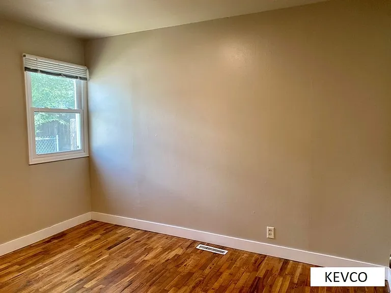 314-320 Alpert Ave — Photo 7