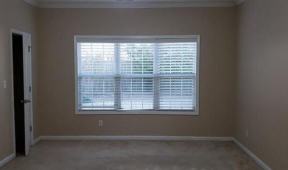4th image of 410 Millbrook Village Dr