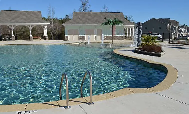 3272 Alexandria Dr — Photo 3
