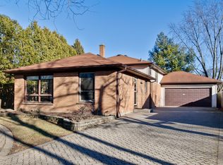 512 Ames St, Libertyville, IL 60048