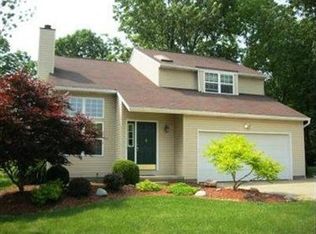 2370 Snoderly Dr, Akron, OH 44312