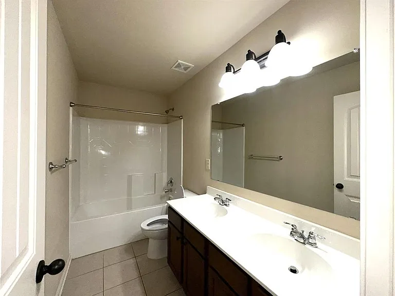 1365 Delo Ln — Photo 32
