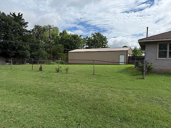 5th image of 300 E Main St