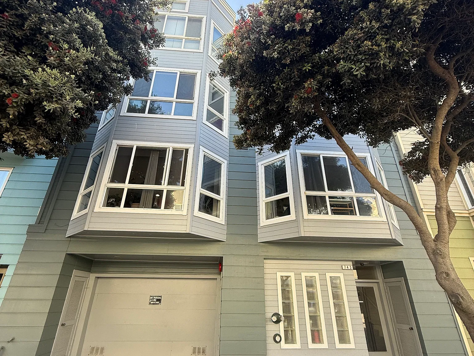 743 La Playa St — Photo 2