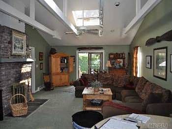 4th image of 2997 Waverly Ave