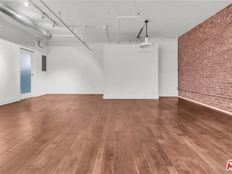 510 S Hewitt St #102 — Photo 37