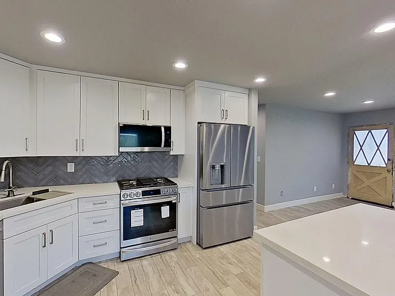 13922 Heidi St — Photo 7