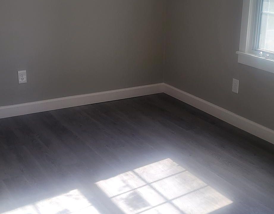 1st image of 1610 S Oakdale Dr